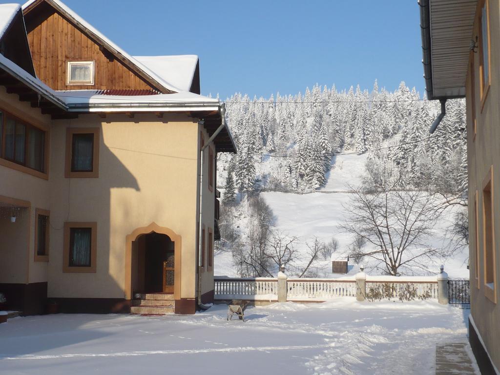 Casa Irinuca Hotel Sadova  Exterior photo